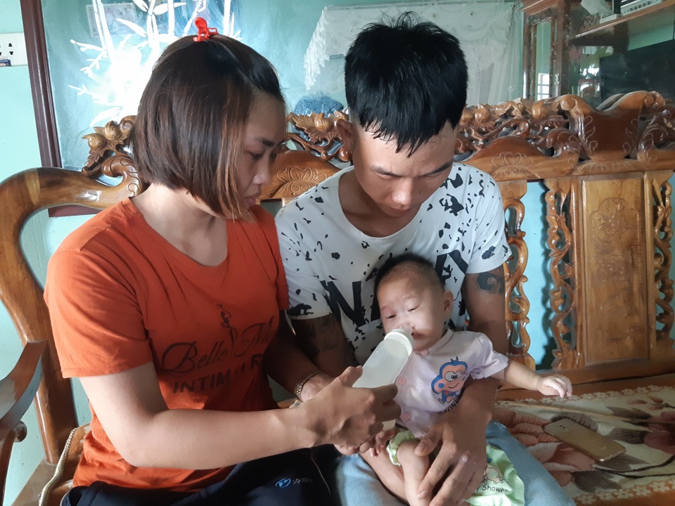 Mong manh số phận bé 4 tháng tuổi bị tim bẩm sinh, hở hàm ếch đợi một phép màu! - 5 Mong manh số phận bé 4 tháng tuổi bị tim bẩm sinh, hở hàm ếch đợi một phép màu! - 5