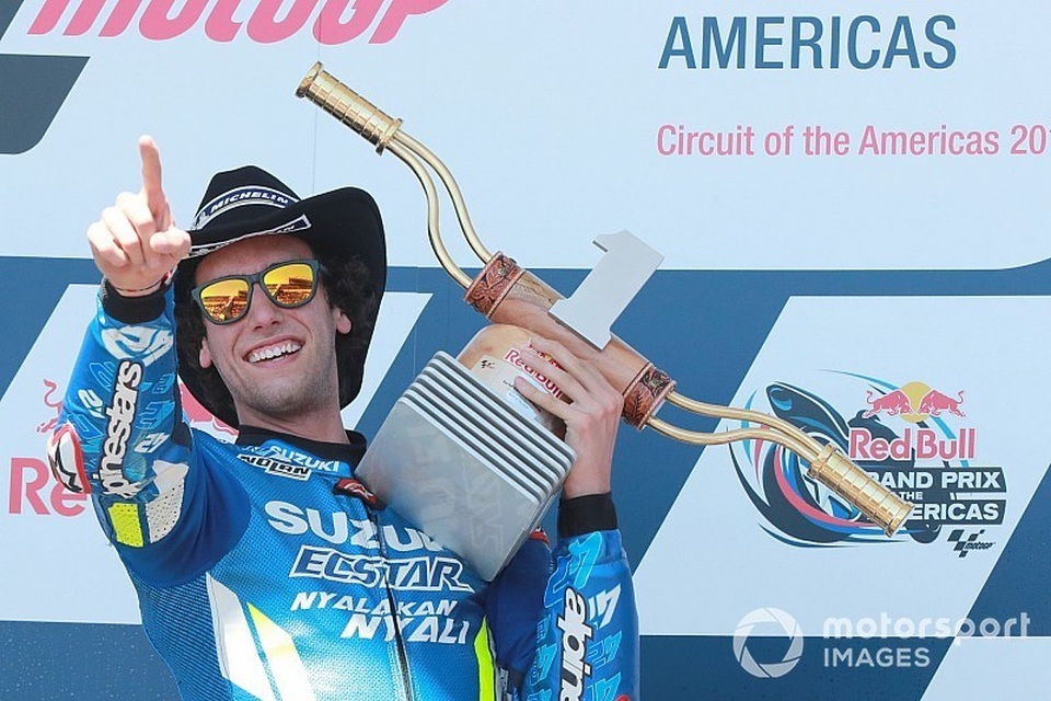 Alex Rins thắng ấn tượng trong ngày Marquez gặp tai nạn - 6 Alex Rins thắng ấn tượng trong ngày Marquez gặp tai nạn - 6