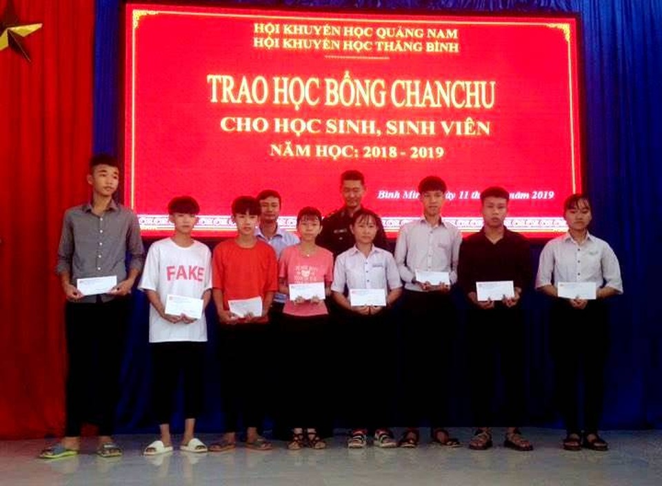 Trao học bổng Chan Chu 2019