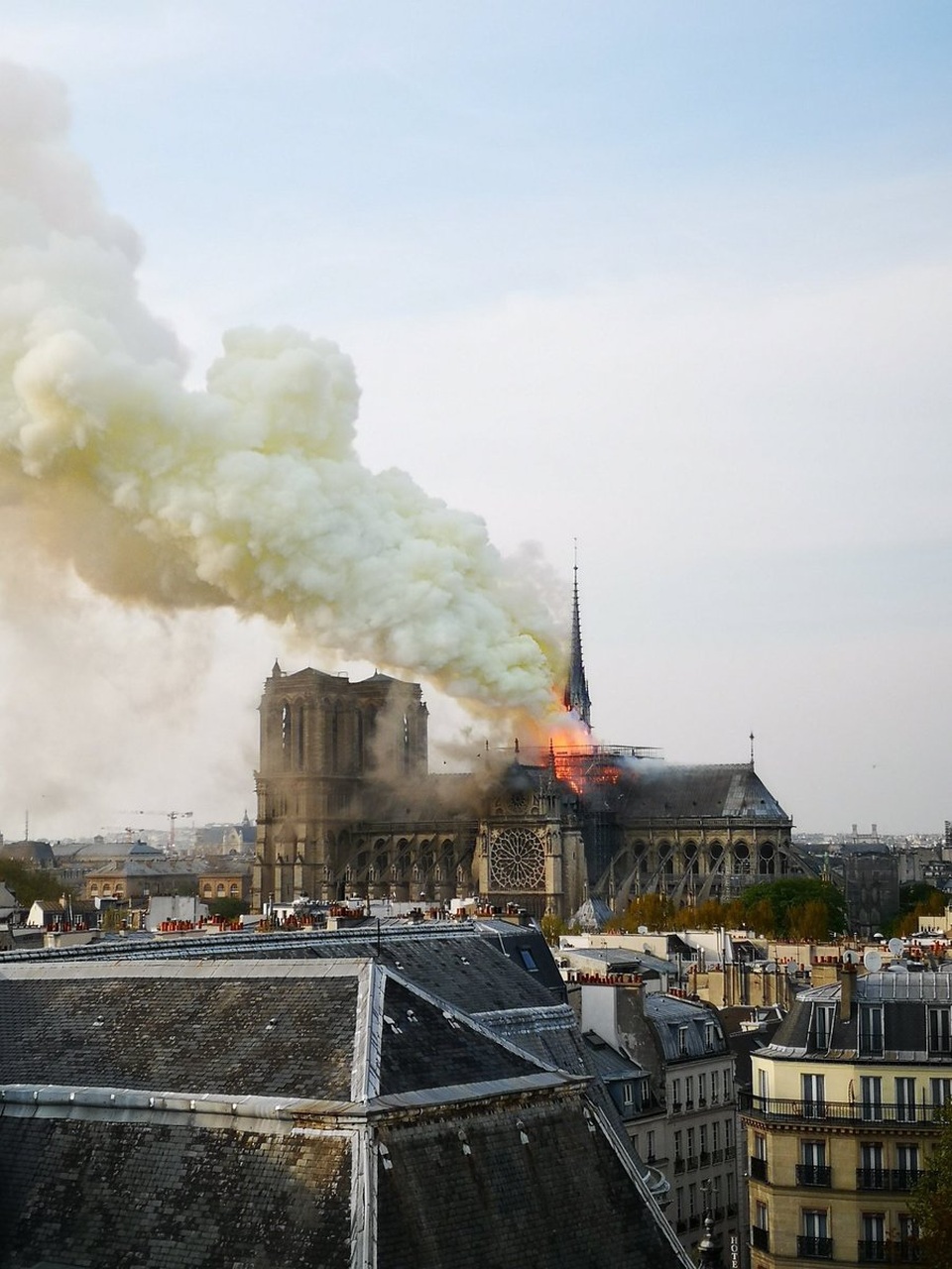 Lãnh đạo thế giới bàng hoàng sau thảm kịch cháy nhà thờ Đức Bà Paris - 2 Lãnh đạo thế giới bàng hoàng sau thảm kịch cháy nhà thờ Đức Bà Paris - 2