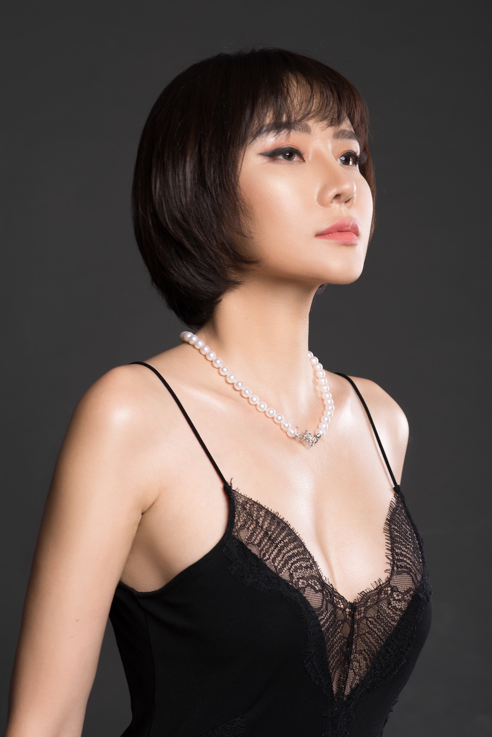 Chia tay bạn trai, Dương Yến Ngọc gợi cảm khoe ngực đầy tuổi 40 - 1 Chia tay bạn trai, Dương Yến Ngọc gợi cảm khoe ngực đầy tuổi 40 - 1