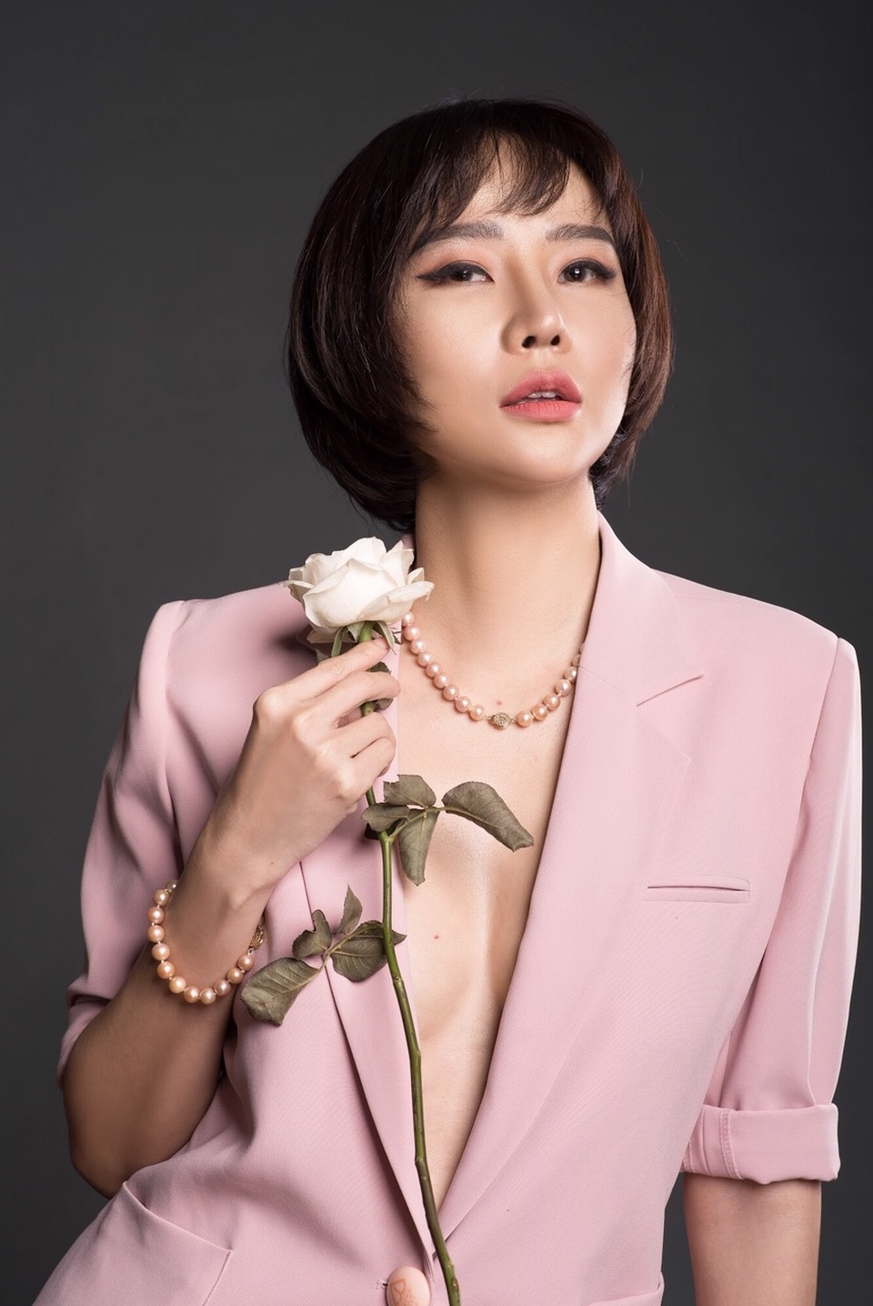 Chia tay bạn trai, Dương Yến Ngọc gợi cảm khoe ngực đầy tuổi 40 - 5 Chia tay bạn trai, Dương Yến Ngọc gợi cảm khoe ngực đầy tuổi 40 - 5