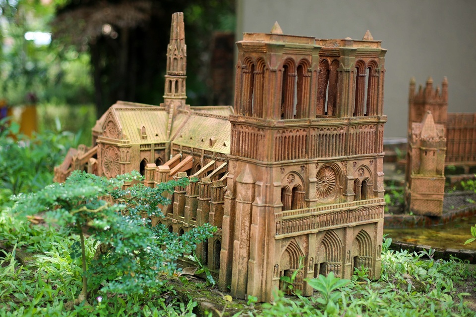 Đặc sắc phiên bản Nhà thờ Đức Bà Paris đất nung tại Việt Nam - 3