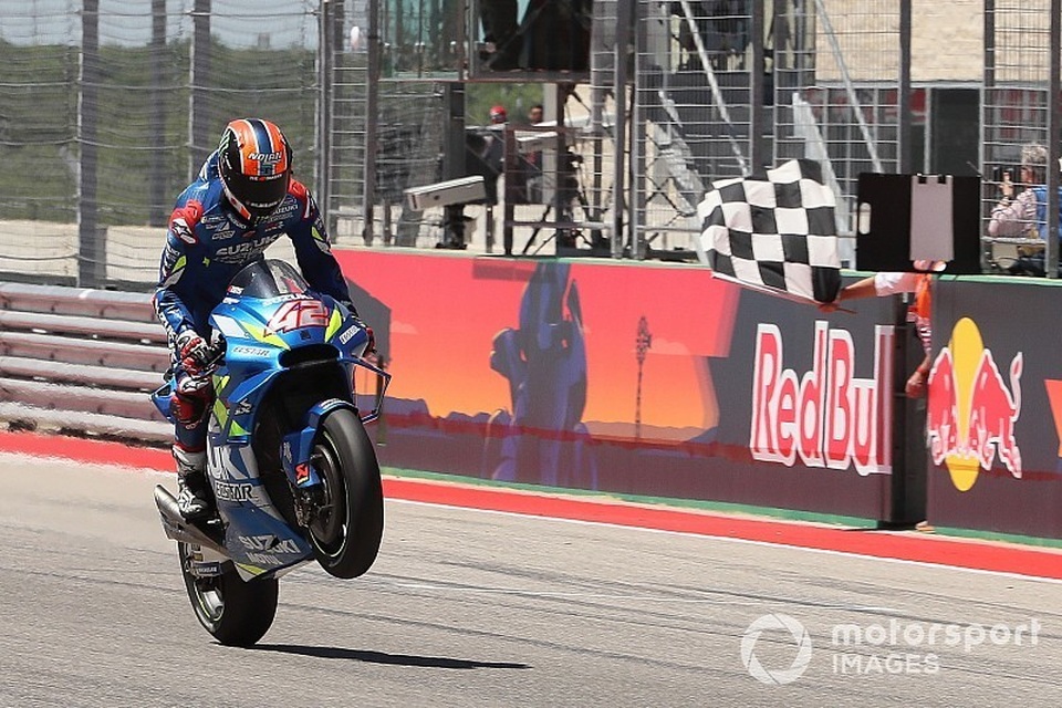 Alex Rins thắng ấn tượng trong ngày Marquez gặp tai nạn - 7 Alex Rins thắng ấn tượng trong ngày Marquez gặp tai nạn - 7