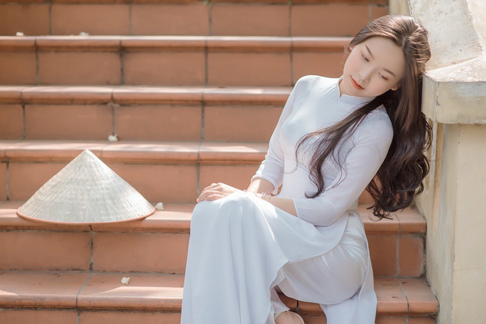 Thiếu nữ xứ Thanh diện áo dài trắng khiến cánh mày râu ngẩn ngơ - 5 Thiếu nữ xứ Thanh diện áo dài trắng khiến cánh mày râu ngẩn ngơ - 5