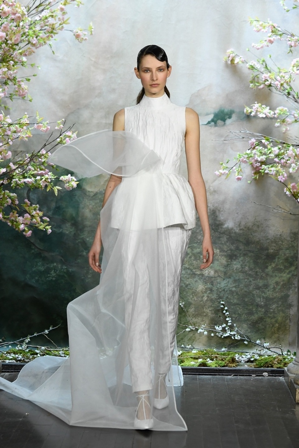 PHUONG MY với show diễn đầy cảm xúc tại New York Fashion Week Bridal - 2 PHUONG MY với show diễn đầy cảm xúc tại New York Fashion Week Bridal - 2