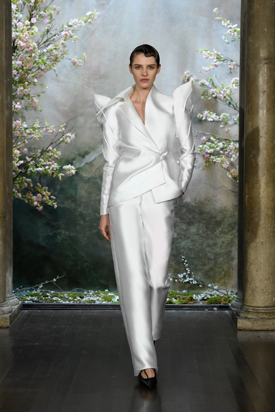 PHUONG MY với show diễn đầy cảm xúc tại New York Fashion Week Bridal - 7 PHUONG MY với show diễn đầy cảm xúc tại New York Fashion Week Bridal - 7