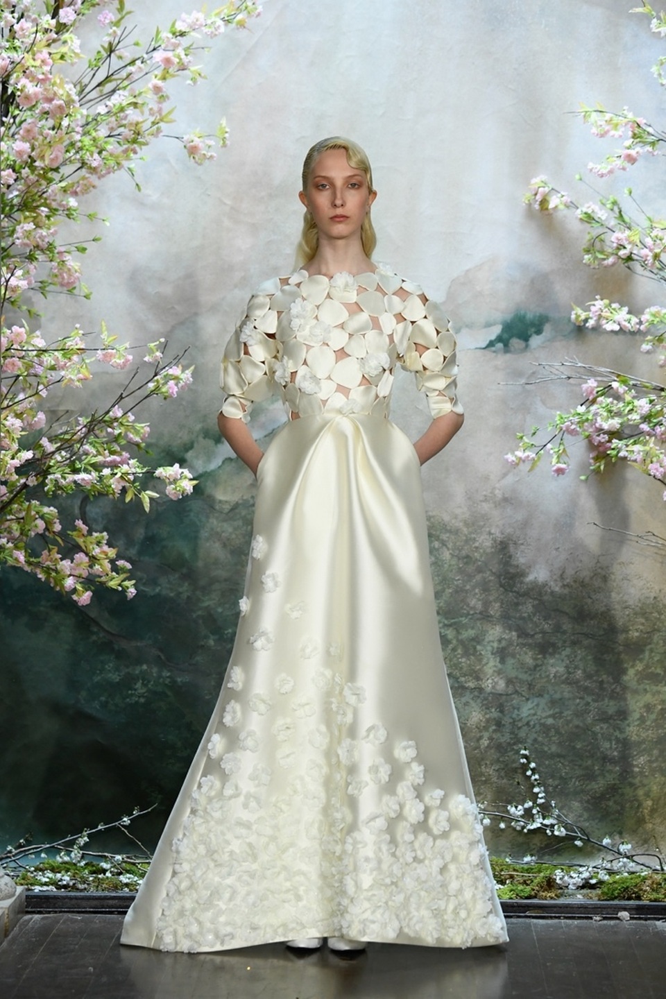 PHUONG MY với show diễn đầy cảm xúc tại New York Fashion Week Bridal - 9 PHUONG MY với show diễn đầy cảm xúc tại New York Fashion Week Bridal - 9