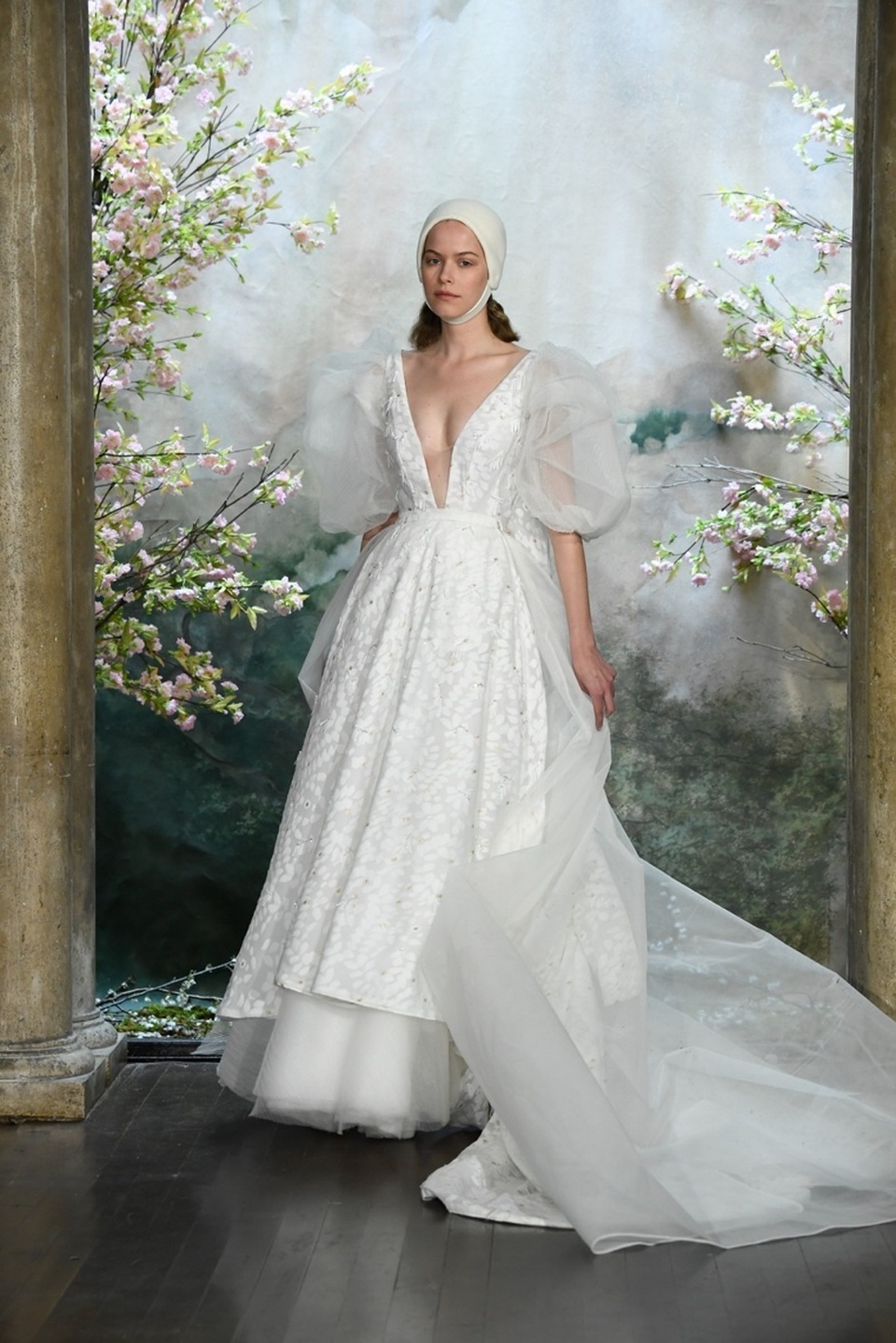 PHUONG MY với show diễn đầy cảm xúc tại New York Fashion Week Bridal - 13 PHUONG MY với show diễn đầy cảm xúc tại New York Fashion Week Bridal - 13