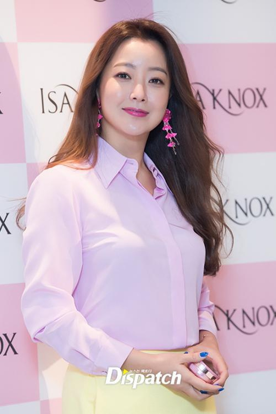 Gương mặt sưng phù của biểu tượng nhan sắc xứ Hàn Kim Hee Sun khiến fan hoang mang - 14 Gương mặt sưng phù của biểu tượng nhan sắc xứ Hàn Kim Hee Sun khiến fan hoang mang - 14