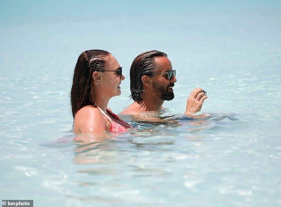 Tamara Ecclestone bốc lửa với áo tắm - 11 Tamara Ecclestone bốc lửa với áo tắm - 11