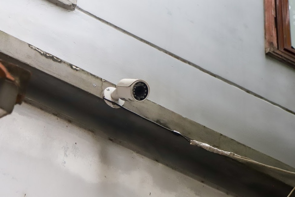 Chuyện lạ: Người đổ rác trộm bị treo ảnh, dán đầy trên cột điện ở Hà Nội - 6 Chuyện lạ: Người đổ rác trộm bị treo ảnh, dán đầy trên cột điện ở Hà Nội - 6