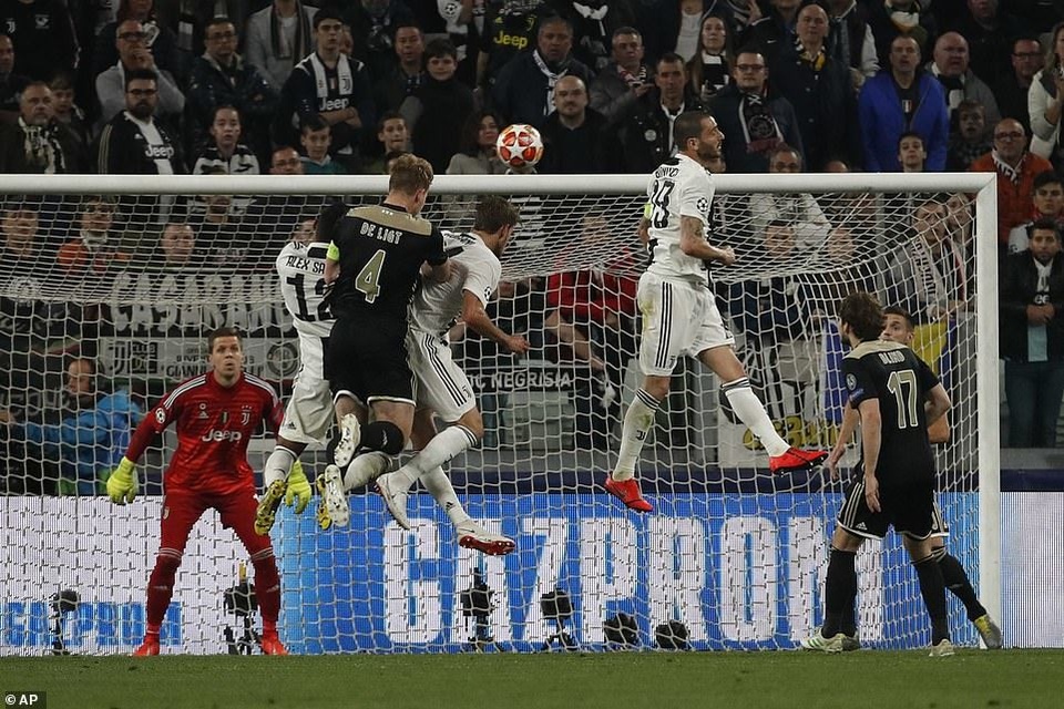 Những khoảnh khắc Ajax “đá văng” C.Ronaldo và Juventus khỏi Champions League - 6 Những khoảnh khắc Ajax “đá văng” C.Ronaldo và Juventus khỏi Champions League - 6