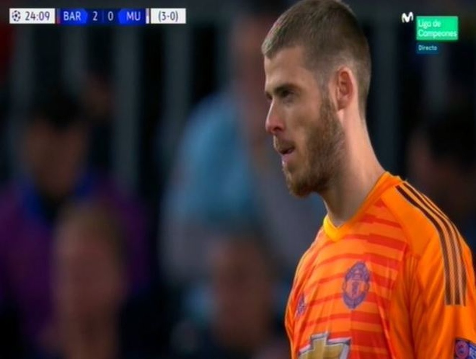 Barcelona 3-0 Man Utd: Lionel Messi chói sáng - 11