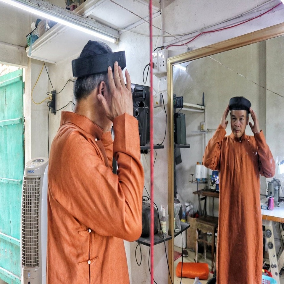 Hà Nội: Độc đáo nơi đàn ông sinh ra để làm nghề may vá - 10 Hà Nội: Độc đáo nơi đàn ông sinh ra để làm nghề may vá - 10