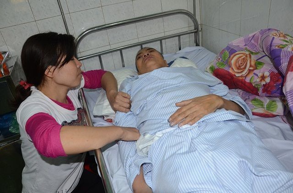 Hơn 45 triệu đồng của bạn đọc Dân trí trợ giúp gia đình cô Duyên - 1 Hơn 45 triệu đồng của bạn đọc Dân trí trợ giúp gia đình cô Duyên - 1