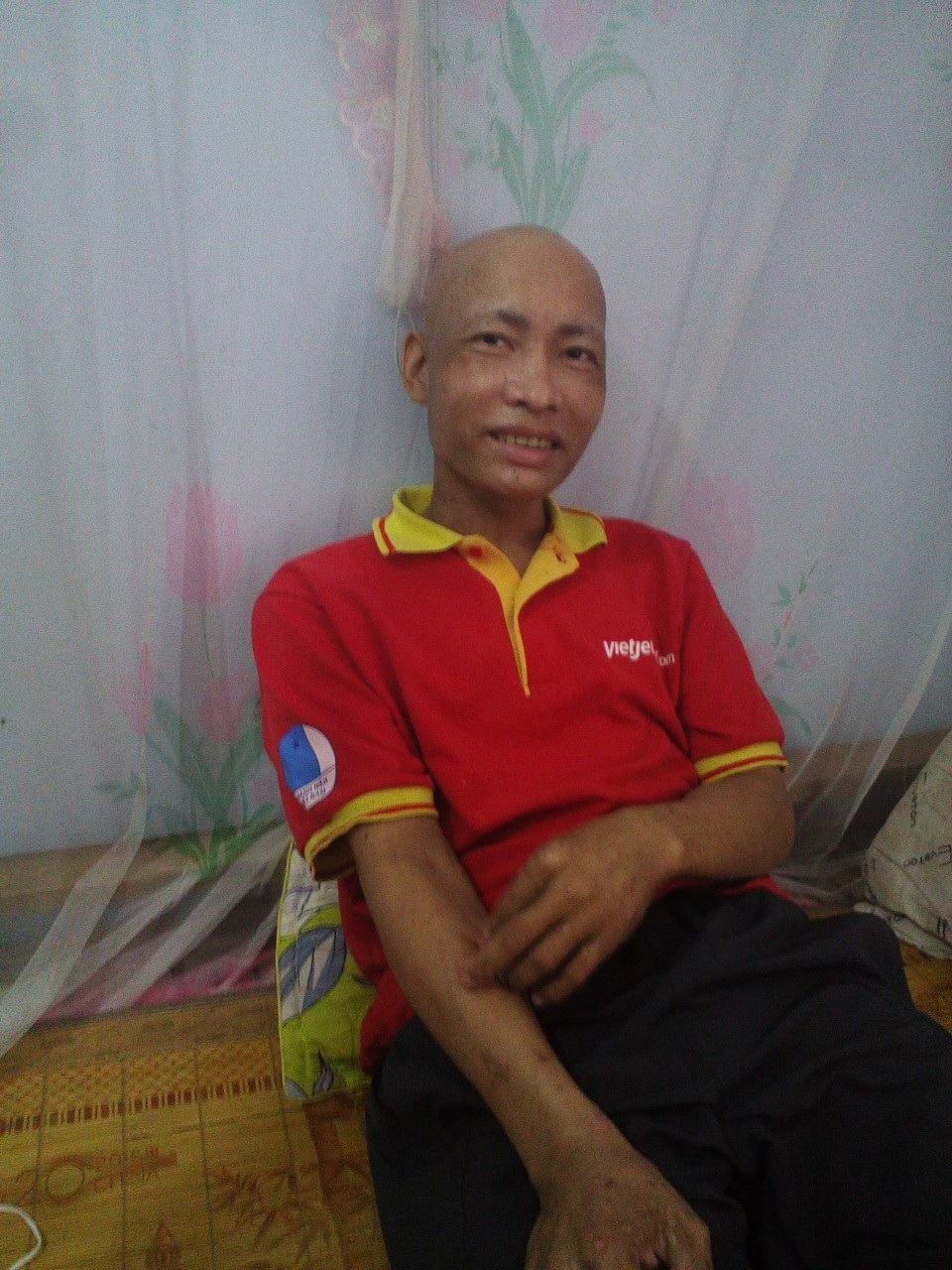Bị ung thư hạch, người đàn ông chiến thẳng tử thần trở về đoàn tụ với gia đình - 3 Bị ung thư hạch, người đàn ông chiến thẳng tử thần trở về đoàn tụ với gia đình - 3