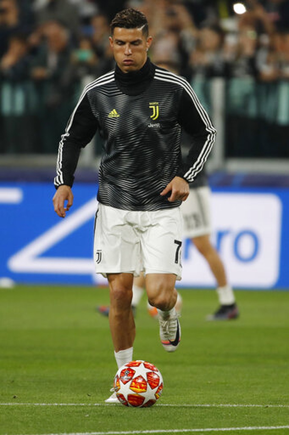 C.Ronaldo nổ súng, Juventus vẫn bị loại khỏi Champions League - 10 C.Ronaldo nổ súng, Juventus vẫn bị loại khỏi Champions League - 10