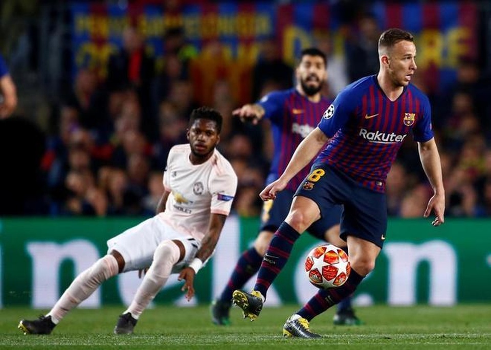 Barcelona 3-0 Man Utd: Lionel Messi chói sáng - 9