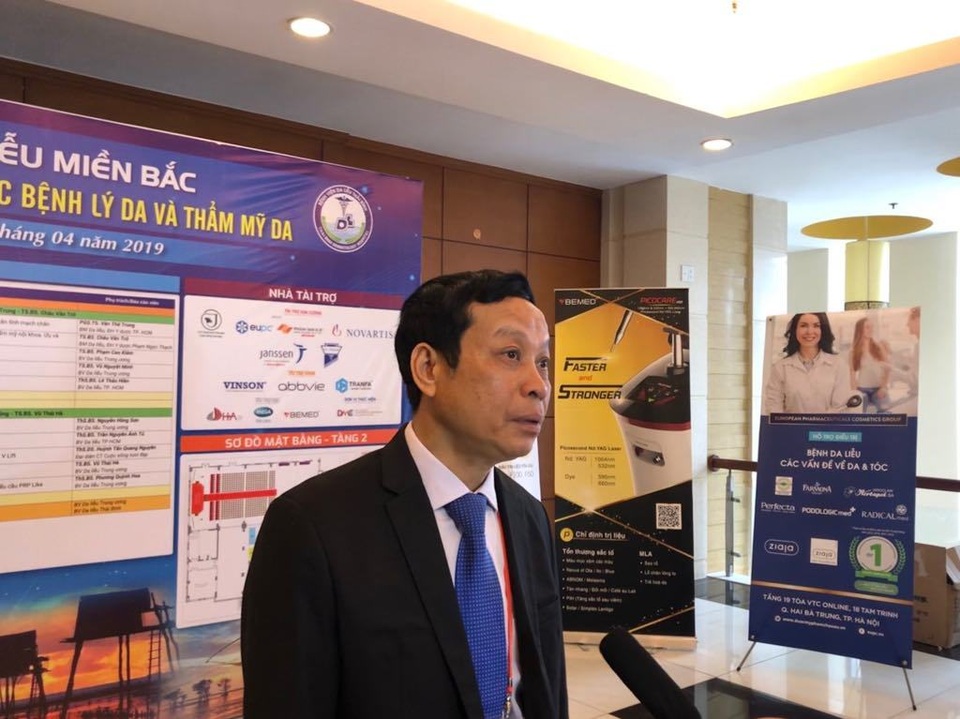 Kinh hoàng da nổi bọng nước, bỏng rát vì tự bôi sản phẩm làm đẹp - 2 Kinh hoàng da nổi bọng nước, bỏng rát vì tự bôi sản phẩm làm đẹp - 2
