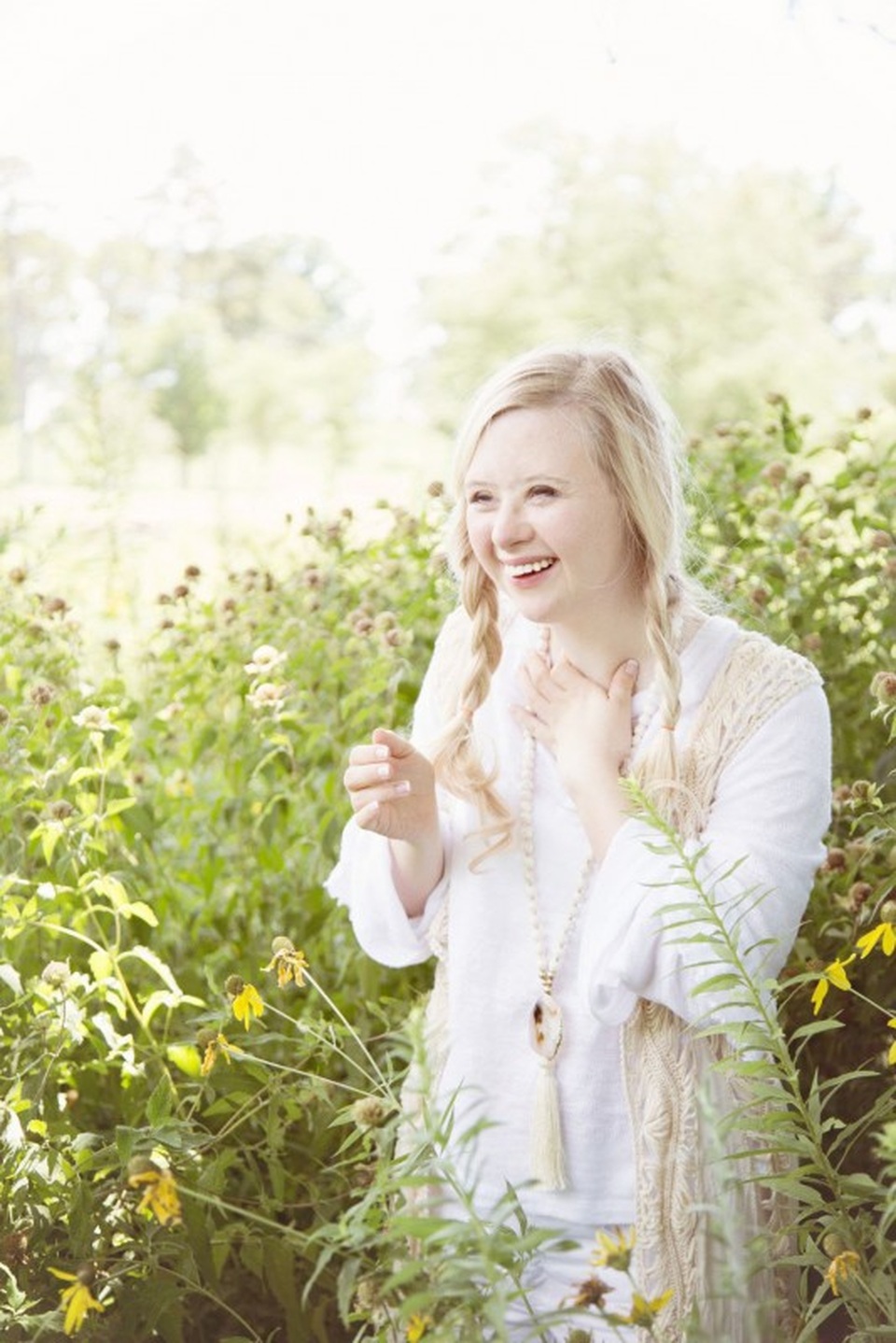 Cô gái bị Down trở thành người mẫu nhờ tình yêu của mẹ - 1 Cô gái bị Down trở thành người mẫu nhờ tình yêu của mẹ - 1