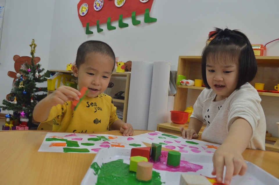 Đi tìm môi trường giúp trẻ mầm non phát triển toàn diện - 2 Đi tìm môi trường giúp trẻ mầm non phát triển toàn diện - 2