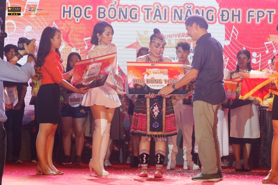 ĐH FPT tung quỹ học bổng hơn 3 tỉ đồng chiêu mộ học sinh tài năng - 1 ĐH FPT tung quỹ học bổng hơn 3 tỉ đồng chiêu mộ học sinh tài năng - 1