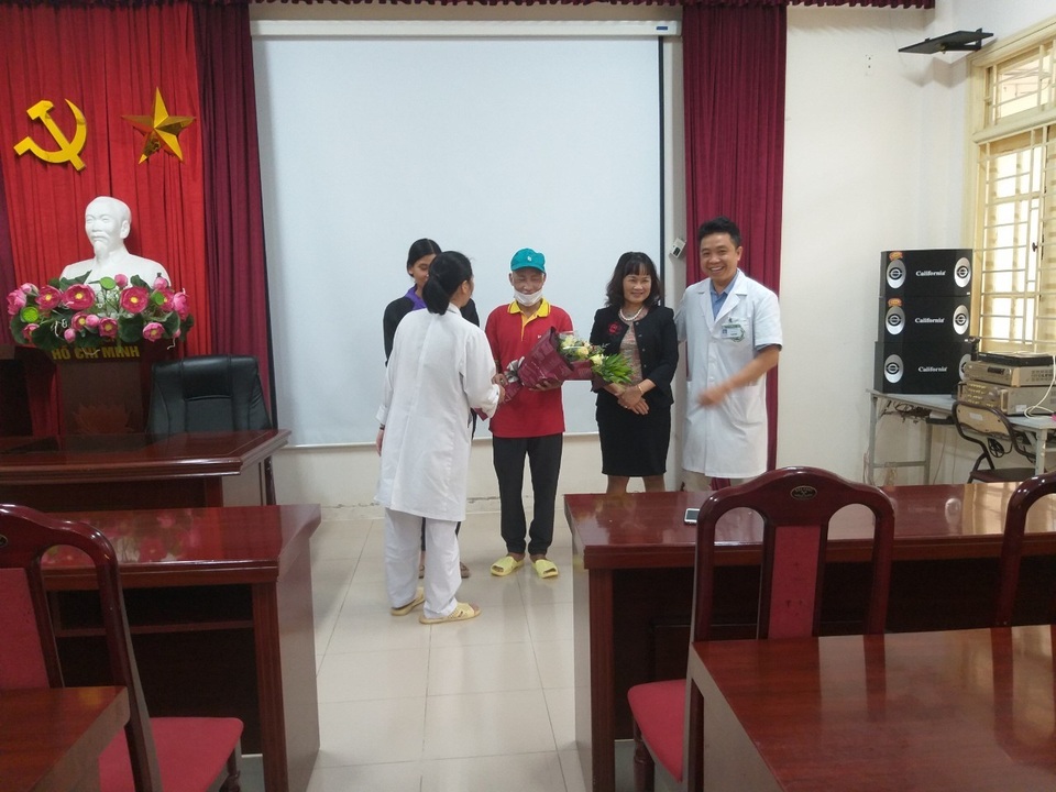 Bị ung thư hạch, người đàn ông chiến thẳng tử thần trở về đoàn tụ với gia đình - 4 Bị ung thư hạch, người đàn ông chiến thẳng tử thần trở về đoàn tụ với gia đình - 4