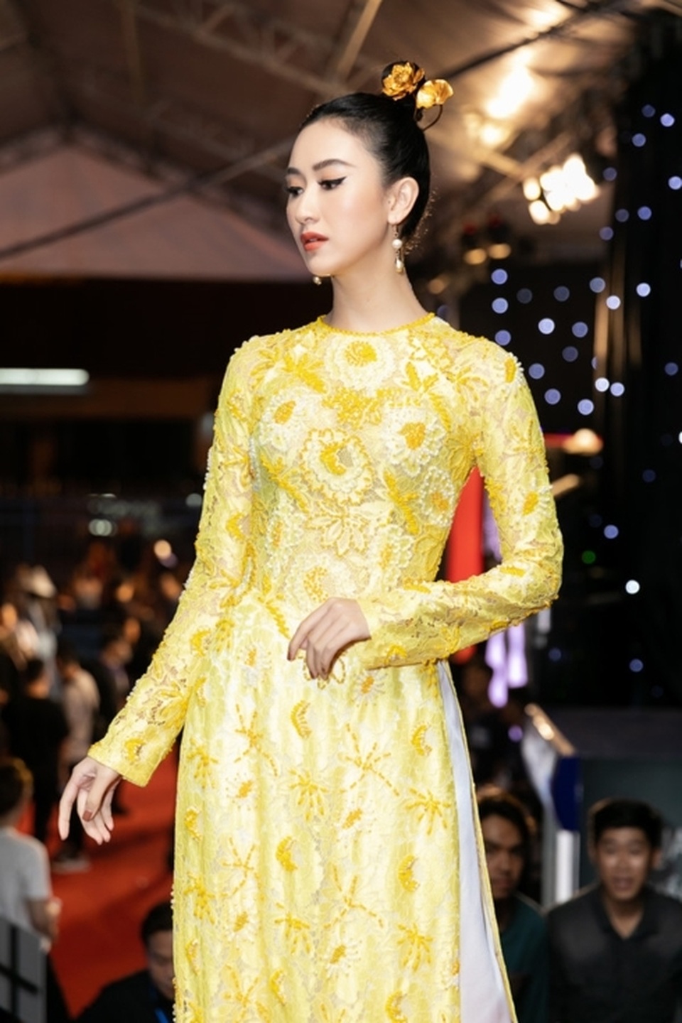 Điểm danh dàn mỹ nhân Việt nổi bật tại thảm đỏ VIFW 2019 - 5