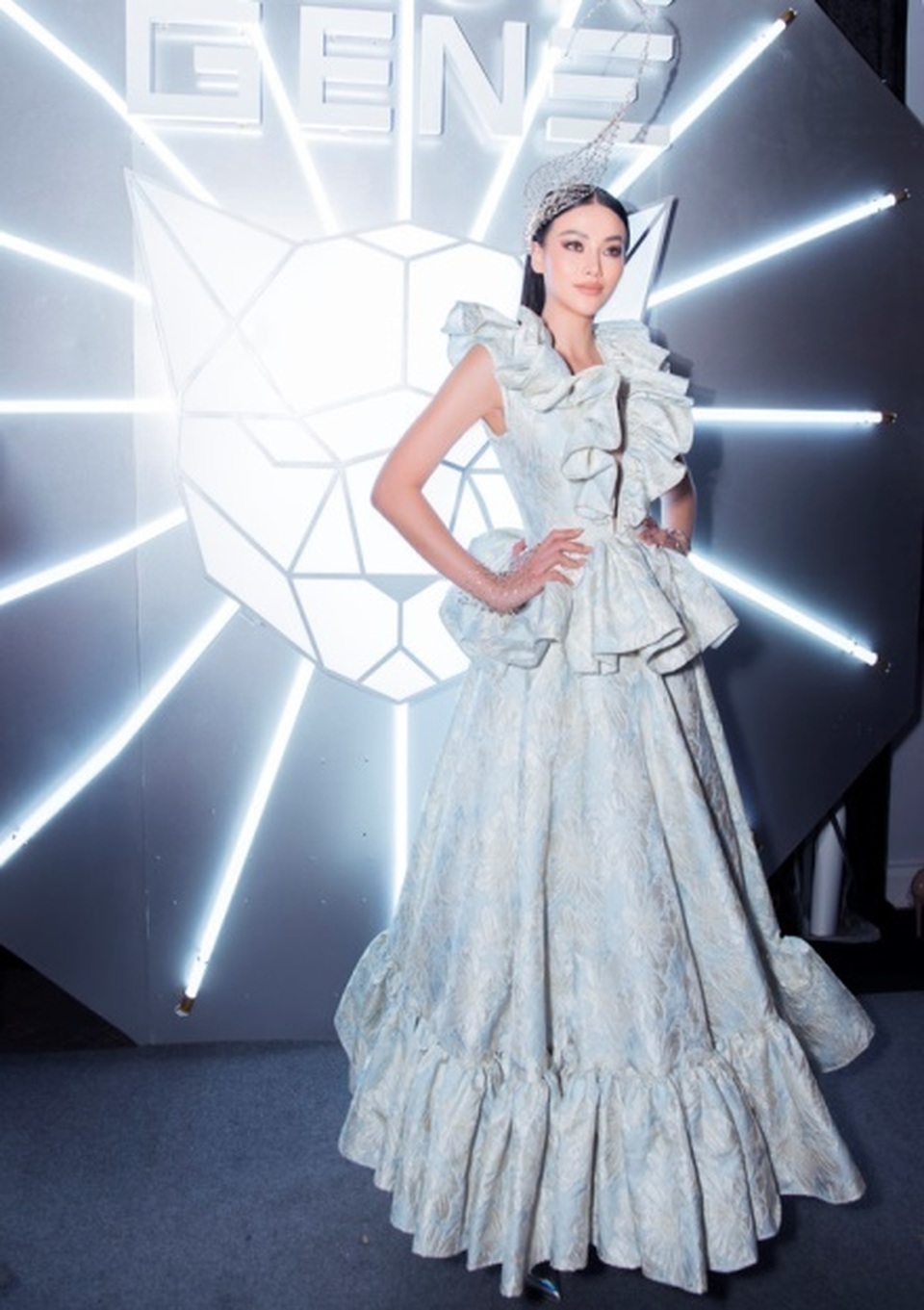 Điểm danh dàn mỹ nhân Việt nổi bật tại thảm đỏ VIFW 2019 - 6