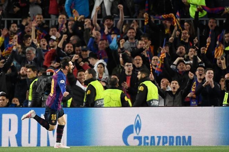 Barcelona 3-0 Man Utd: Lionel Messi chói sáng - 6