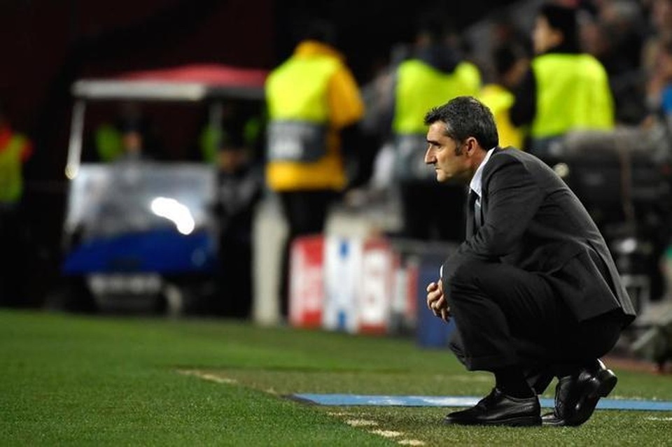 Barcelona 3-0 Man Utd: Lionel Messi chói sáng - 7