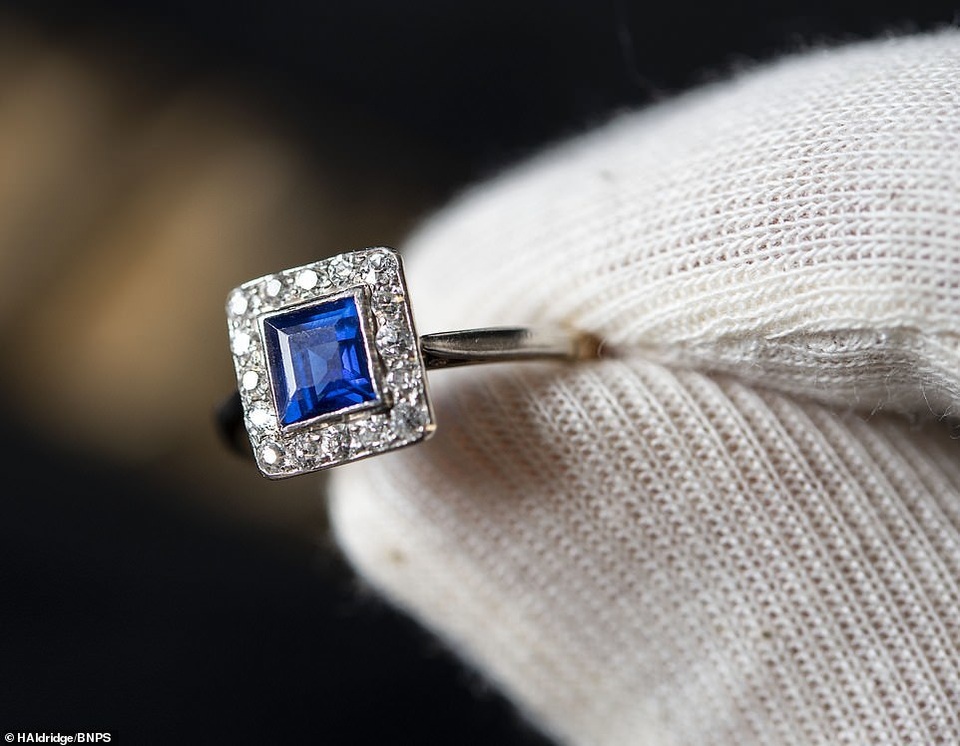 Đấu giá nhẫn đính hôn của kỹ sư đóng tàu tử nạn cùng Titanic - 4