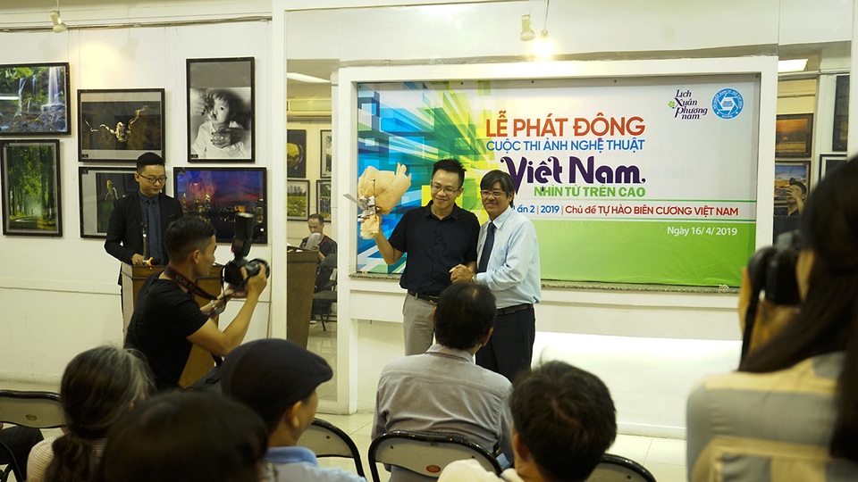 Phát động cuộc thi ảnh “Việt Nam nhìn từ trên cao” - 2 Phát động cuộc thi ảnh “Việt Nam nhìn từ trên cao” - 2