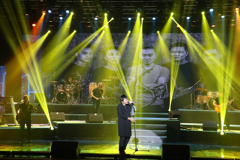 Màn “chào sân” ấn tượng của Liên hoan các Ban nhạc toàn quốc - 5 Màn “chào sân” ấn tượng của Liên hoan các Ban nhạc toàn quốc - 5