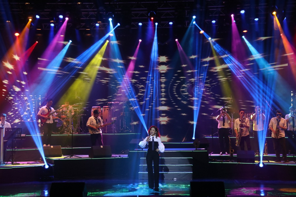 Màn “chào sân” ấn tượng của Liên hoan các Ban nhạc toàn quốc - 6 Màn “chào sân” ấn tượng của Liên hoan các Ban nhạc toàn quốc - 6