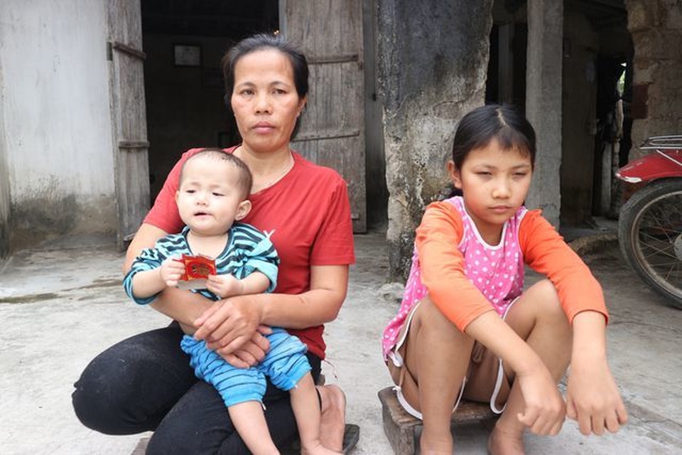 Hơn 70 triệu đồng đến với 2 hoàn cảnh đau thương ở Làng Quỳnh - 3 Hơn 70 triệu đồng đến với 2 hoàn cảnh đau thương ở Làng Quỳnh - 3