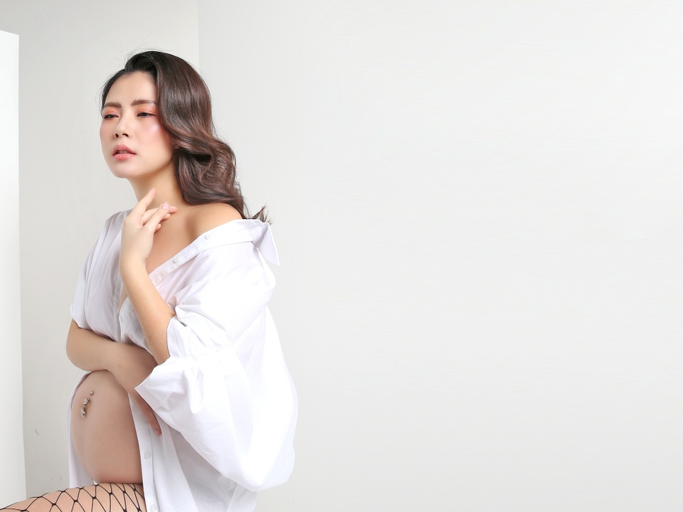 Đường cong nóng bỏng của Ngọc Hiền Doremi dù đang khệ nệ bụng bầu - 4 Đường cong nóng bỏng của Ngọc Hiền Doremi dù đang khệ nệ bụng bầu - 4
