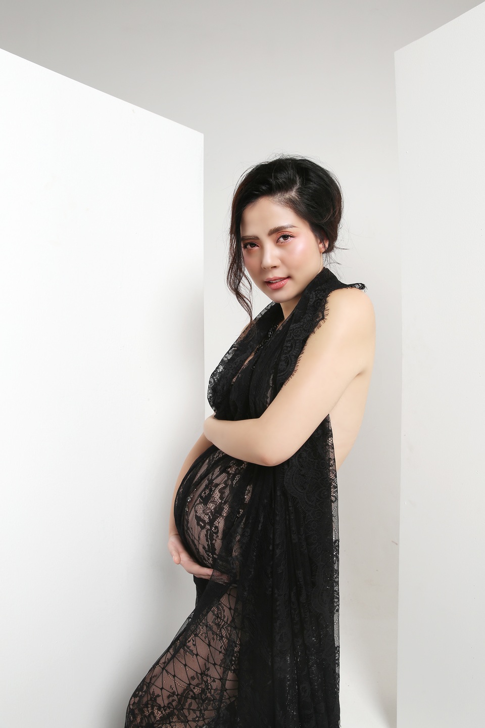 Đường cong nóng bỏng của Ngọc Hiền Doremi dù đang khệ nệ bụng bầu - 12 Đường cong nóng bỏng của Ngọc Hiền Doremi dù đang khệ nệ bụng bầu - 12