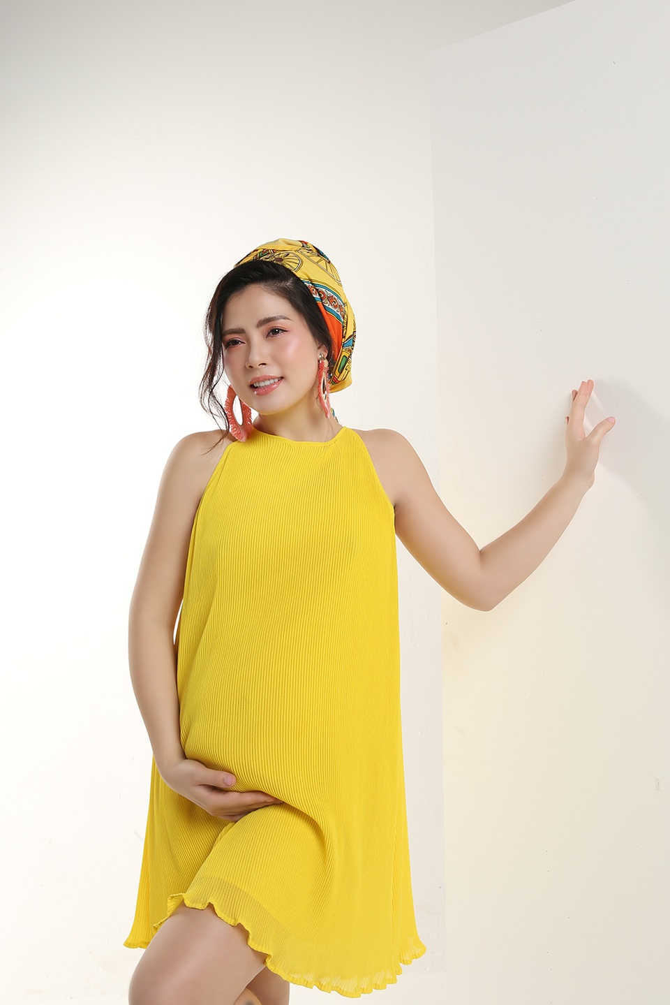 Đường cong nóng bỏng của Ngọc Hiền Doremi dù đang khệ nệ bụng bầu - 11 Đường cong nóng bỏng của Ngọc Hiền Doremi dù đang khệ nệ bụng bầu - 11