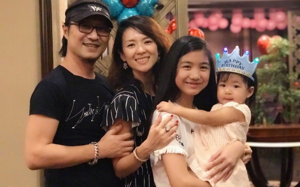 “Gái một con” Chương Tử Di đẹp mặn mà và viên mãn ở tuổi 40 - 7 “Gái một con” Chương Tử Di đẹp mặn mà và viên mãn ở tuổi 40 - 7