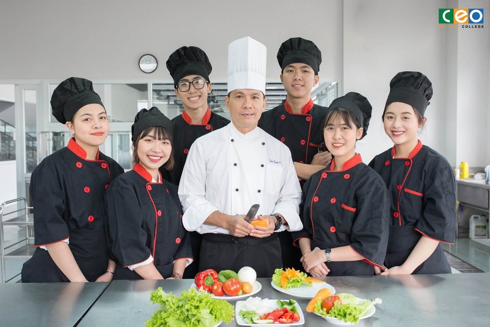 Cơ hội tuyệt vời cho sinh viên Ngoại ngữ khi có thêm chứng chỉ nghiệp vụ Du lịch - 3