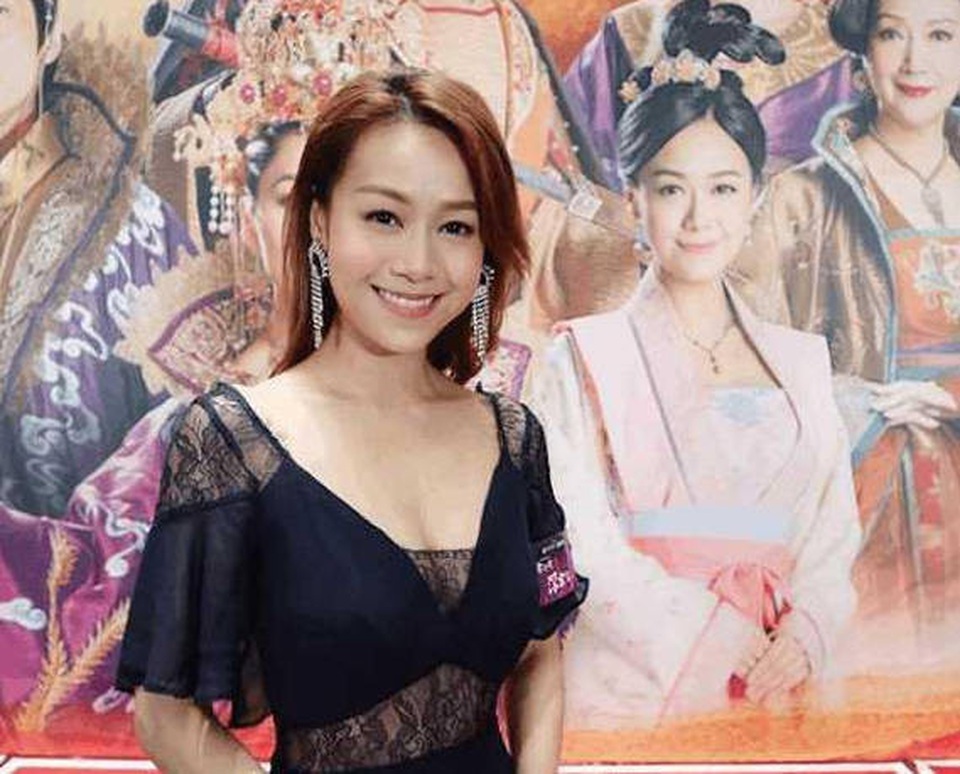 Sự nghiệp tan tành của á hậu ngoại tình với chồng diva Trịnh Tú Văn - 17 Sự nghiệp tan tành của á hậu ngoại tình với chồng diva Trịnh Tú Văn - 17