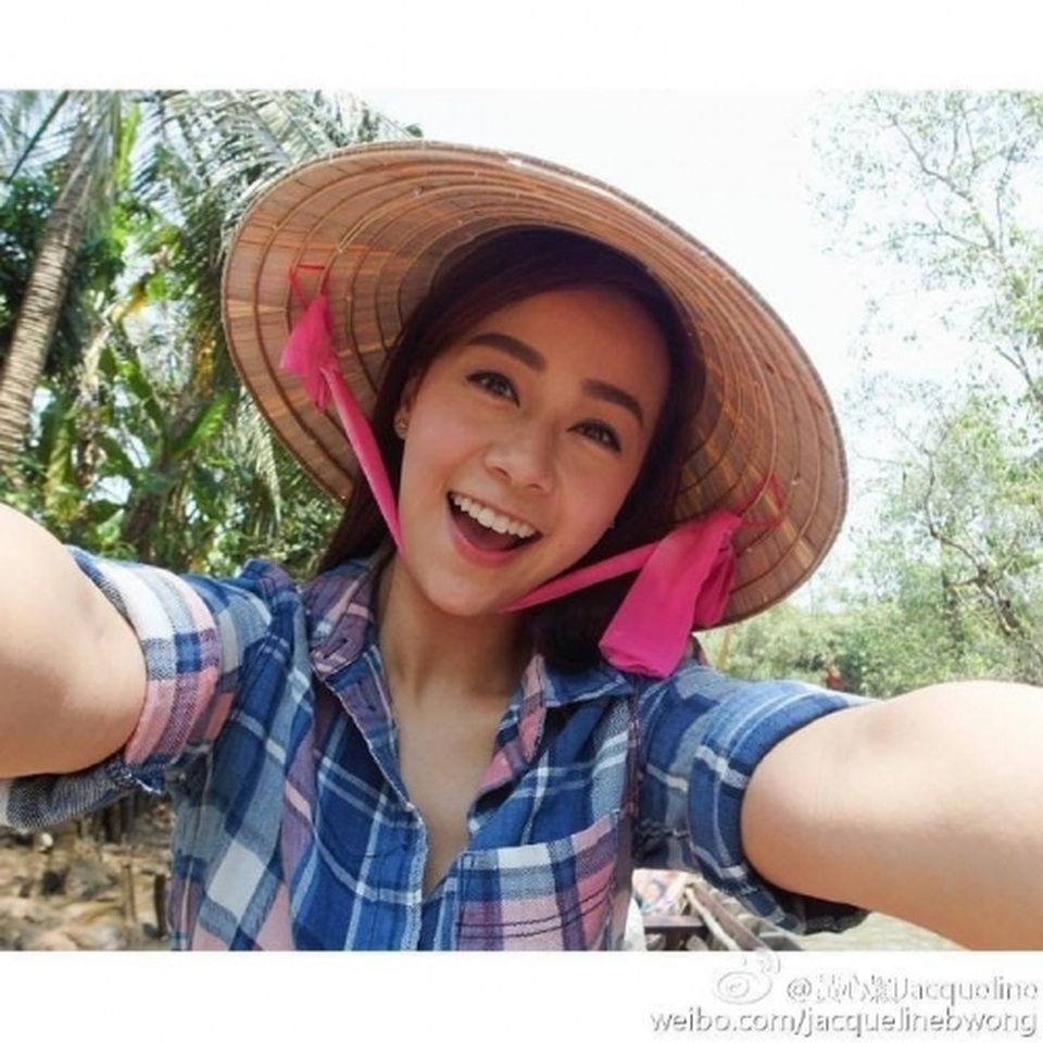 Sự nghiệp tan tành của á hậu ngoại tình với chồng diva Trịnh Tú Văn - 16 Sự nghiệp tan tành của á hậu ngoại tình với chồng diva Trịnh Tú Văn - 16