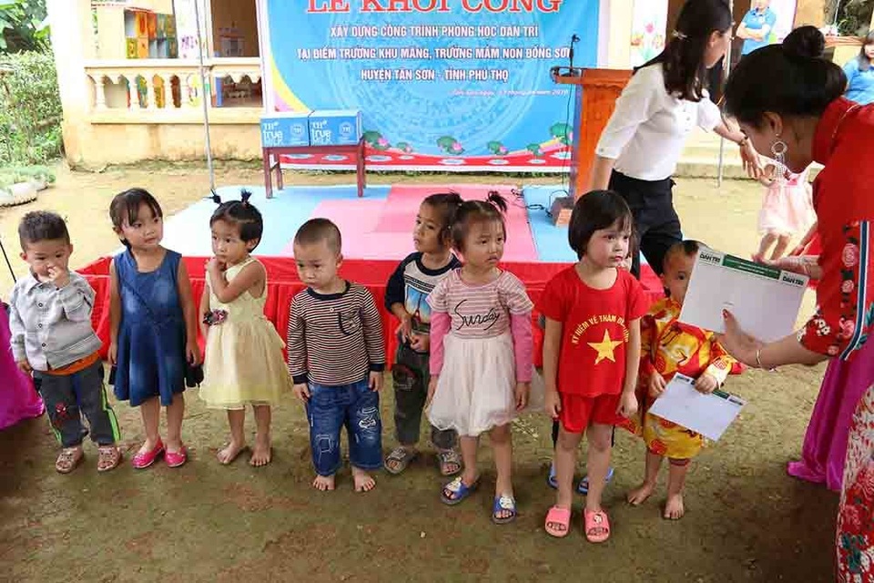 Hoa hậu Doanh nhân hoàn vũ 2019 đồng hành cùng Dân trí khởi công xây trường ở Phú Thọ - 1 Hoa hậu Doanh nhân hoàn vũ 2019 đồng hành cùng Dân trí khởi công xây trường ở Phú Thọ - 1