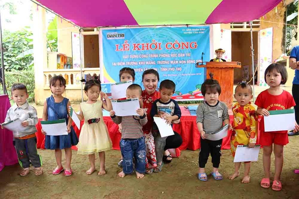 Hoa hậu Doanh nhân hoàn vũ 2019 đồng hành cùng Dân trí khởi công xây trường ở Phú Thọ - 3 Hoa hậu Doanh nhân hoàn vũ 2019 đồng hành cùng Dân trí khởi công xây trường ở Phú Thọ - 3