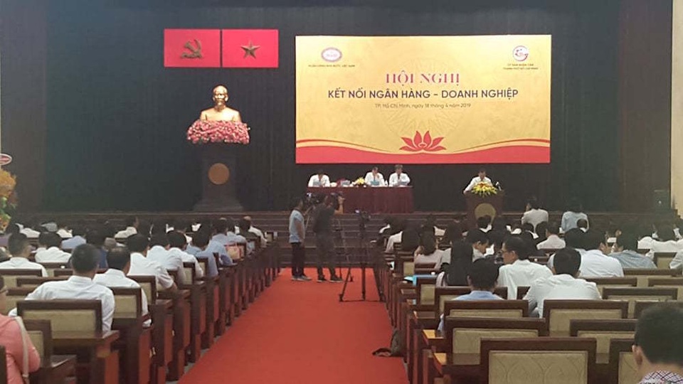 Ngân hàng ưu tiên bơm máu cho doanh nghiệp nhỏ và vừa - 2 Ngân hàng ưu tiên bơm máu cho doanh nghiệp nhỏ và vừa - 2