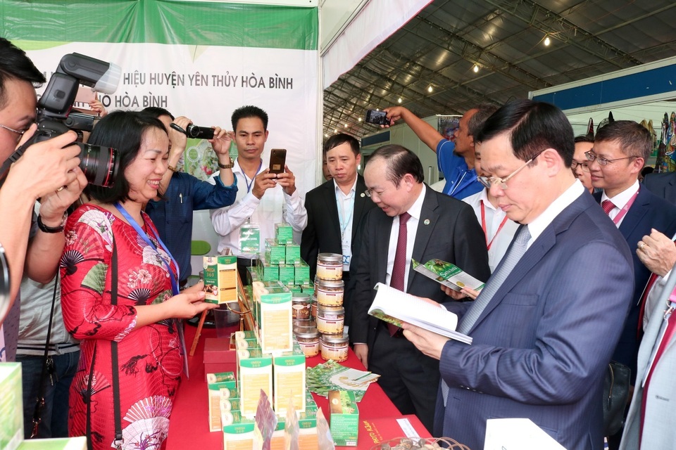 Khai mạc hội chợ xúc tiến thương mại hợp tác xã năm 2019 - 2 Khai mạc hội chợ xúc tiến thương mại hợp tác xã năm 2019 - 2