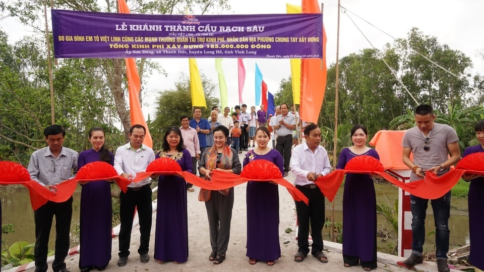 Khánh thành cây cầu dân sinh giúp người nghèo tại ấp Sơn Đông - 1 Khánh thành cây cầu dân sinh giúp người nghèo tại ấp Sơn Đông - 1