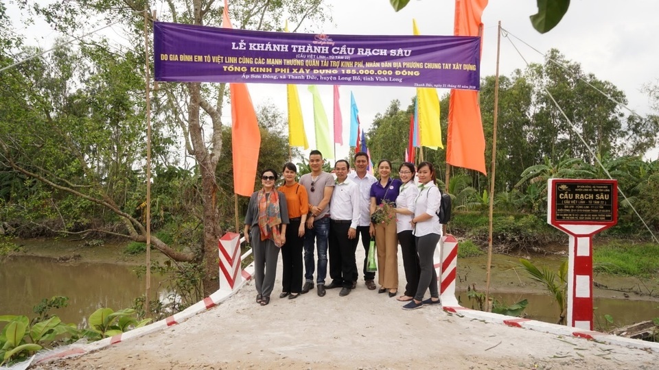 Khánh thành cây cầu dân sinh giúp người nghèo tại ấp Sơn Đông - 4 Khánh thành cây cầu dân sinh giúp người nghèo tại ấp Sơn Đông - 4